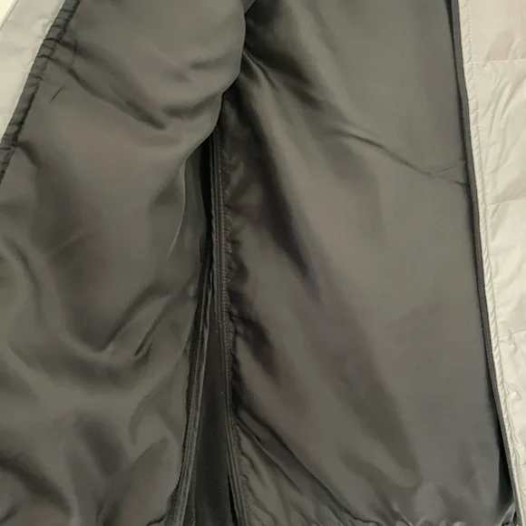 Gap Fit vest size L - Picture 4 of 6